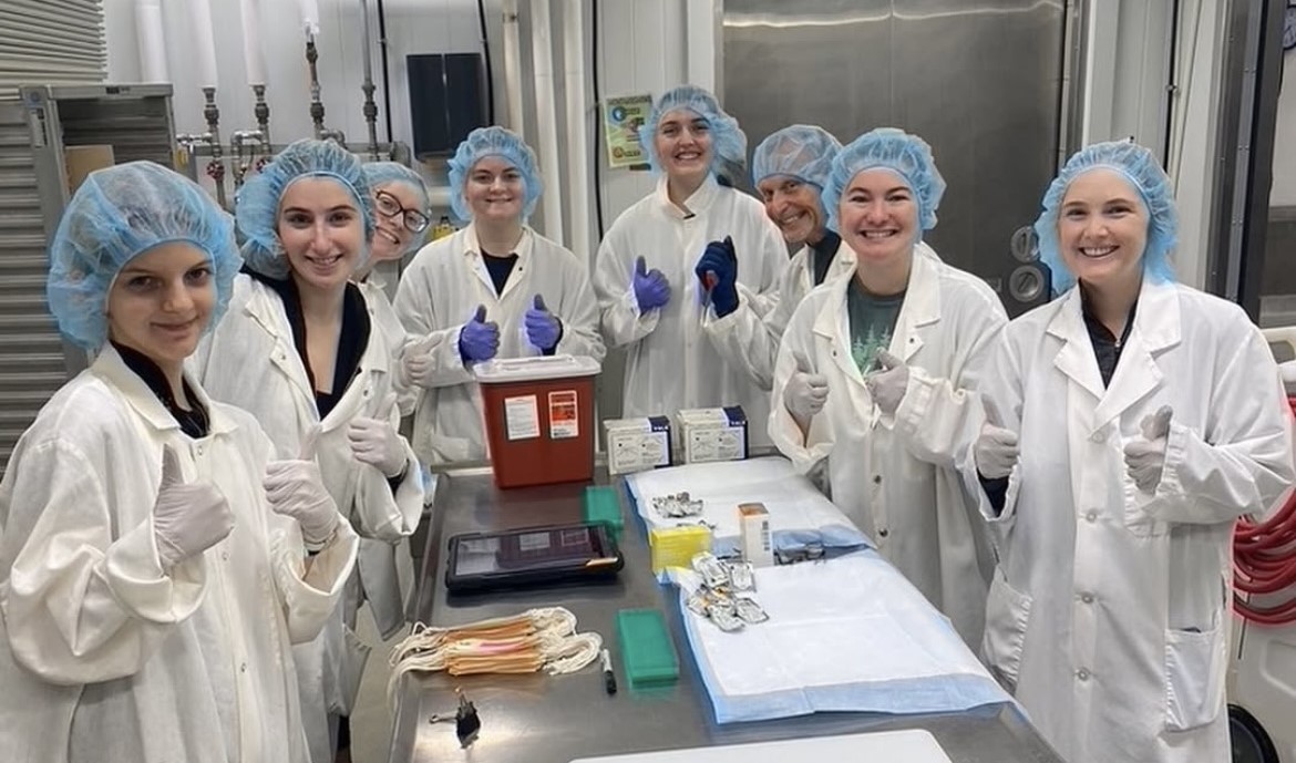 ASURSA students in lab cropped.jpg